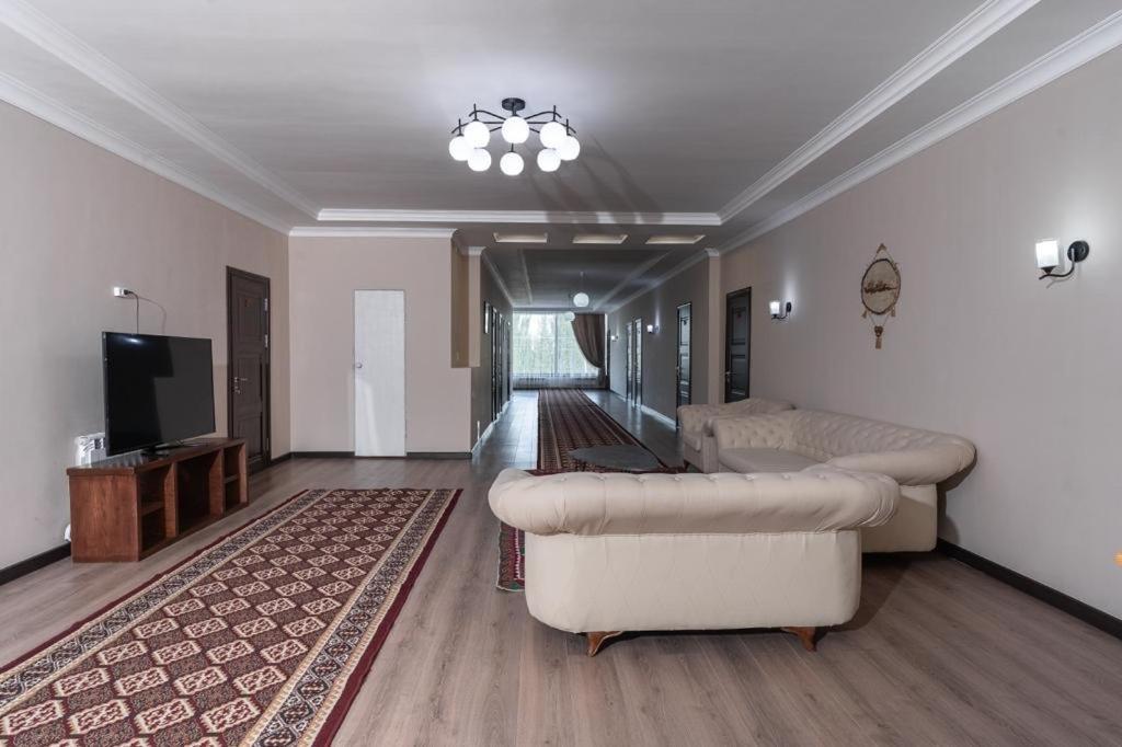 Muras Hotel คาราโคล ภายนอก รูปภาพ