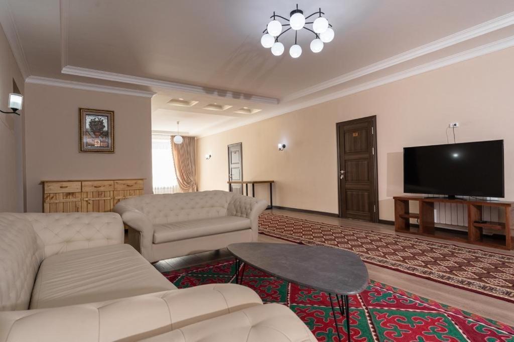 Muras Hotel คาราโคล ภายนอก รูปภาพ